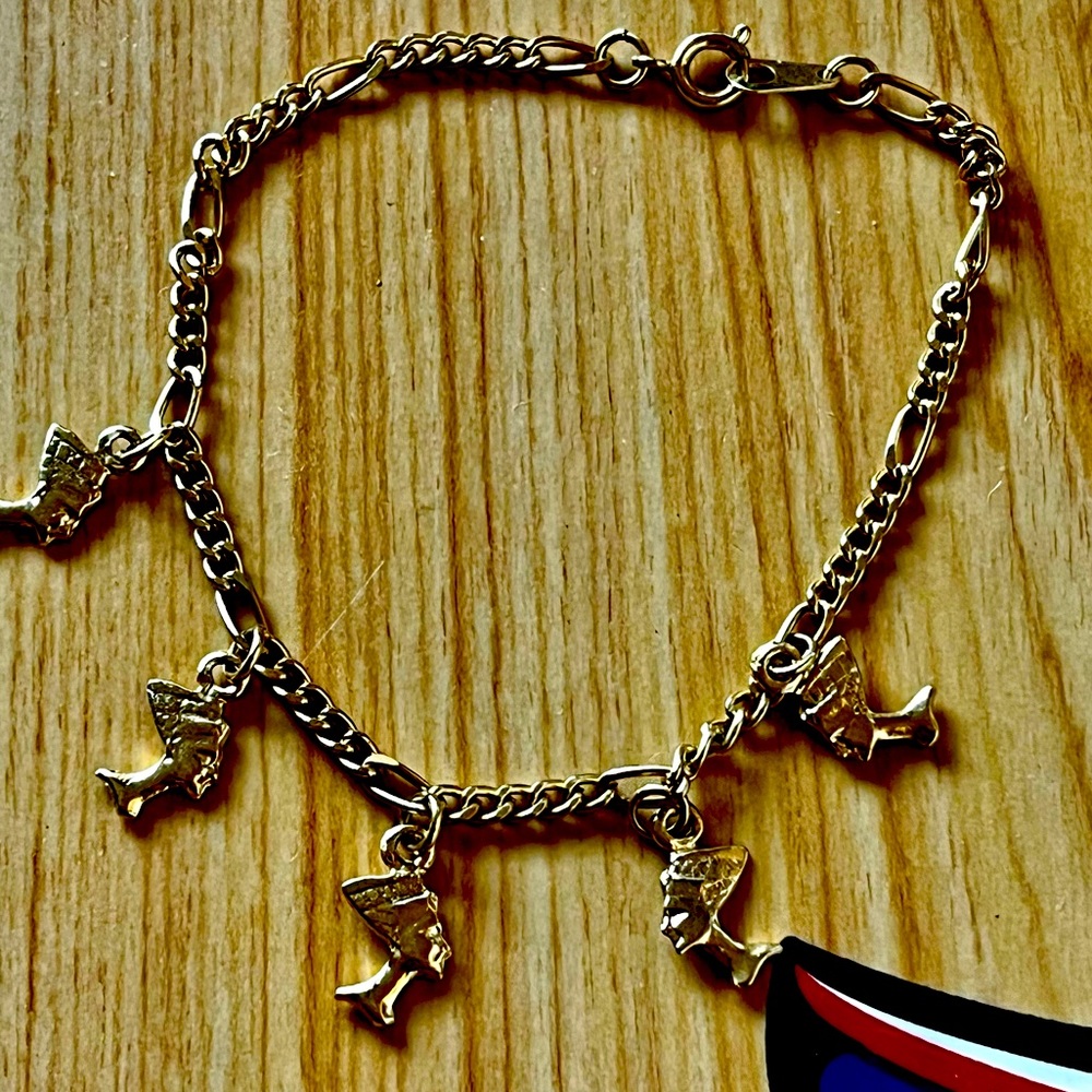 Nefertiti ~ 😍~ Dainty Charm Bracelet